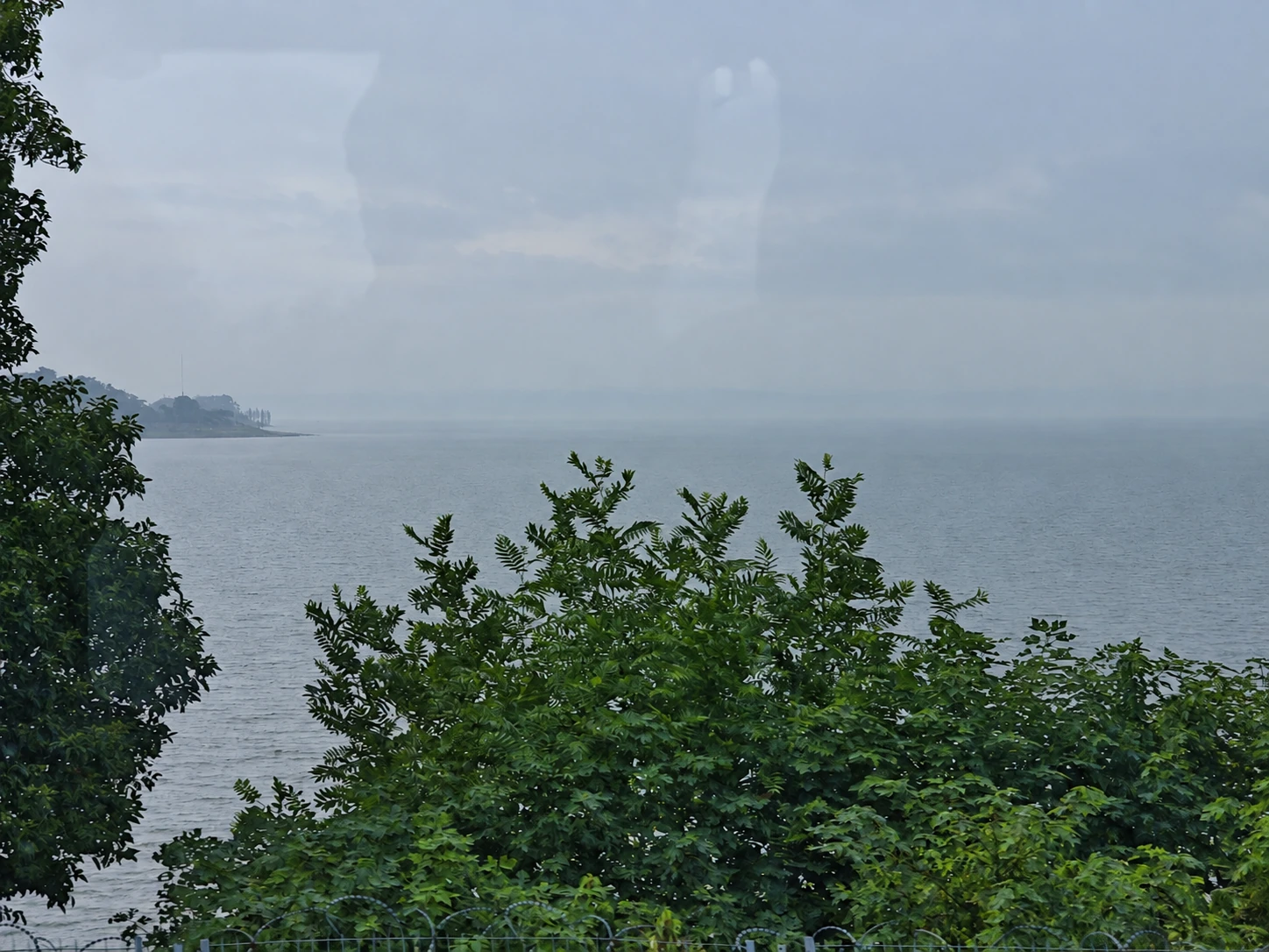 烟波浩渺的洞庭湖水面