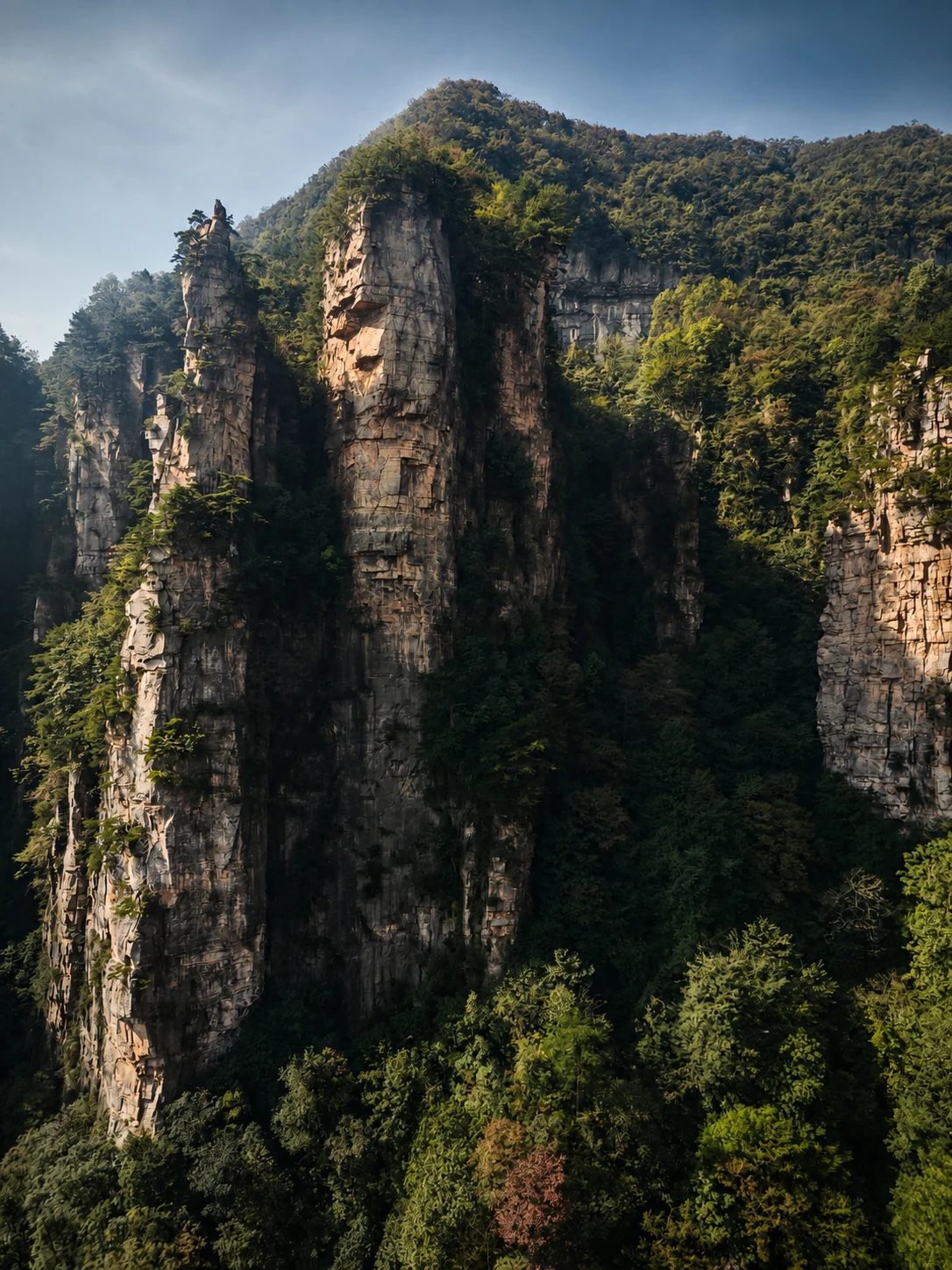 索道上看到的张家界砂岩峰柱
